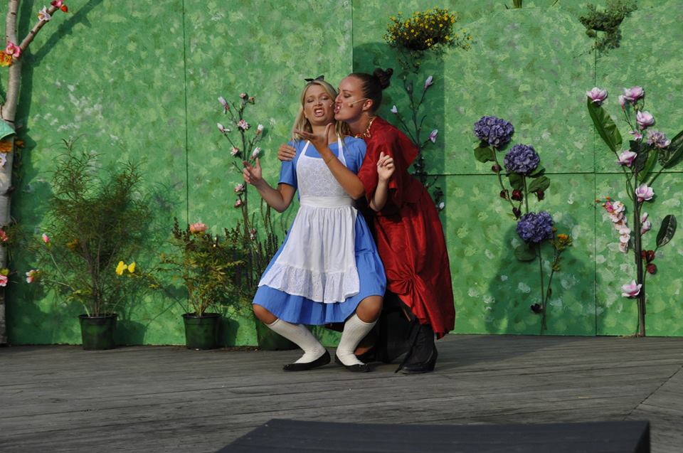 Alice i Underlandet 2014 — bild 1