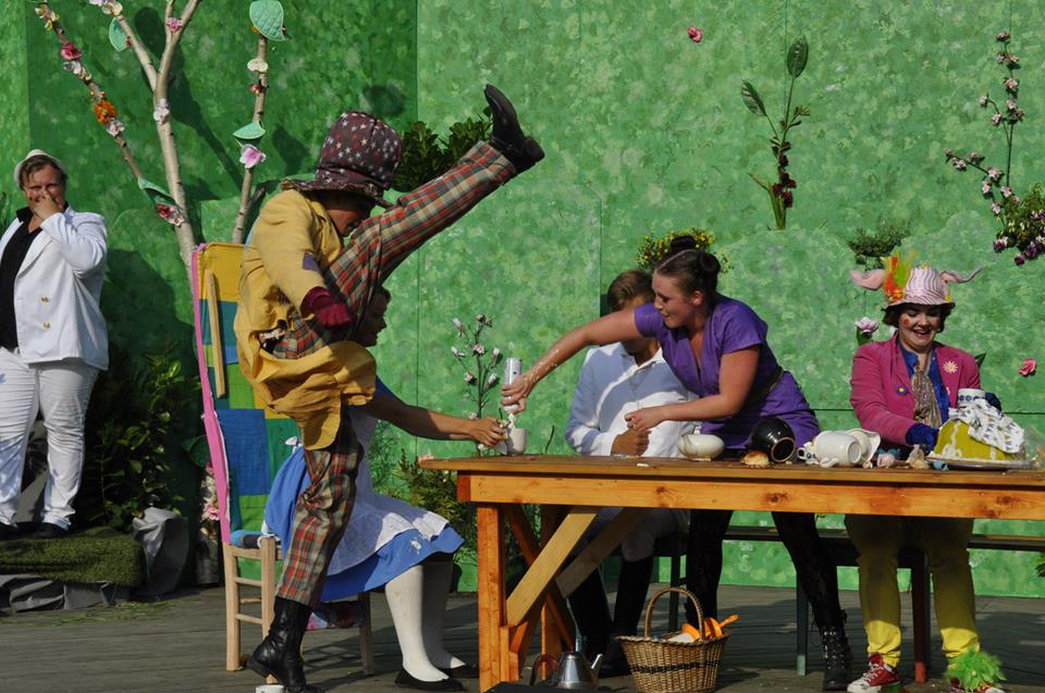 Alice i Underlandet 2014 — bild 15